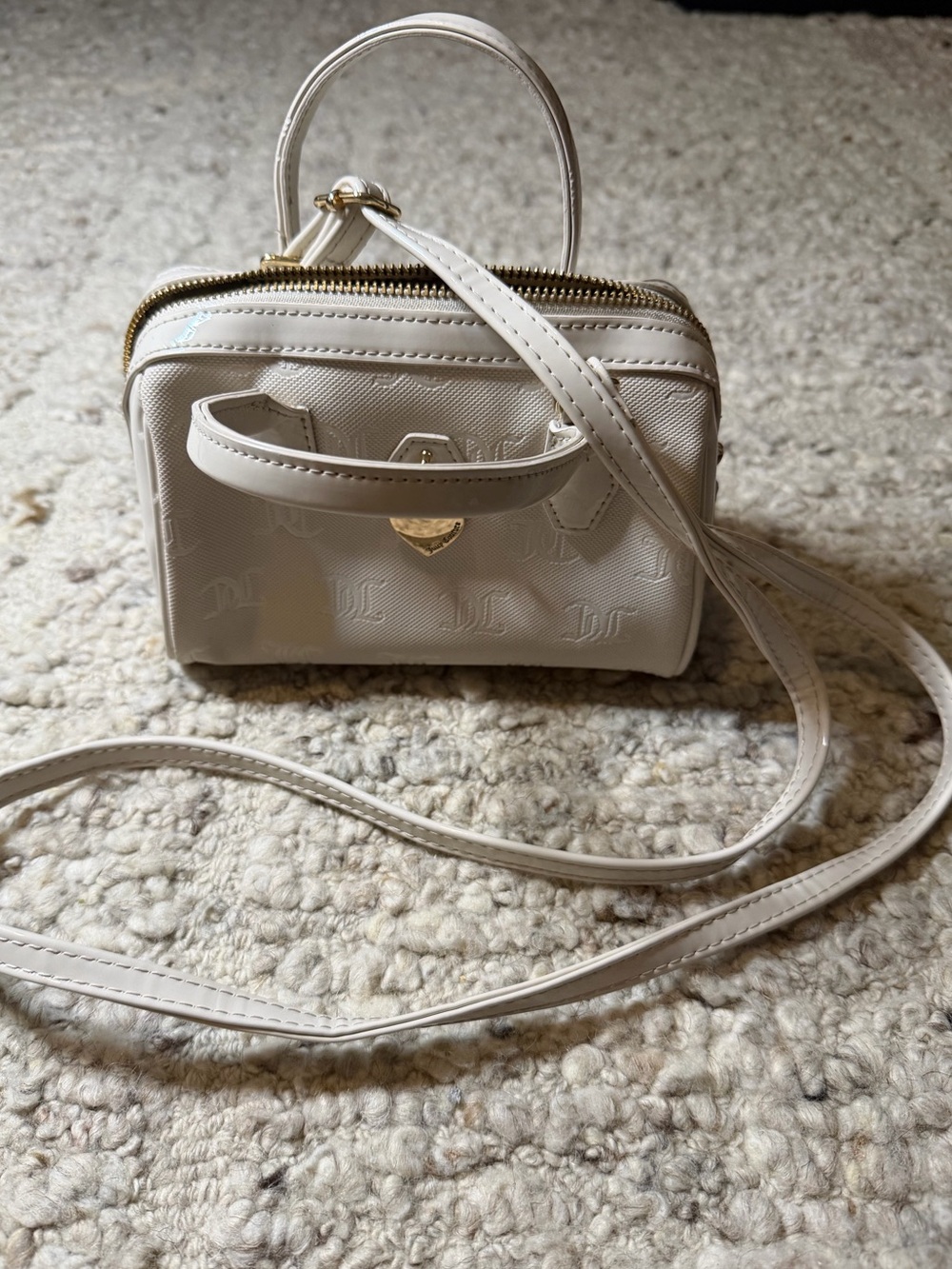 Juicy Couture White Monogram Satchel Handbag with Heart Charm - Picture 2 of 9